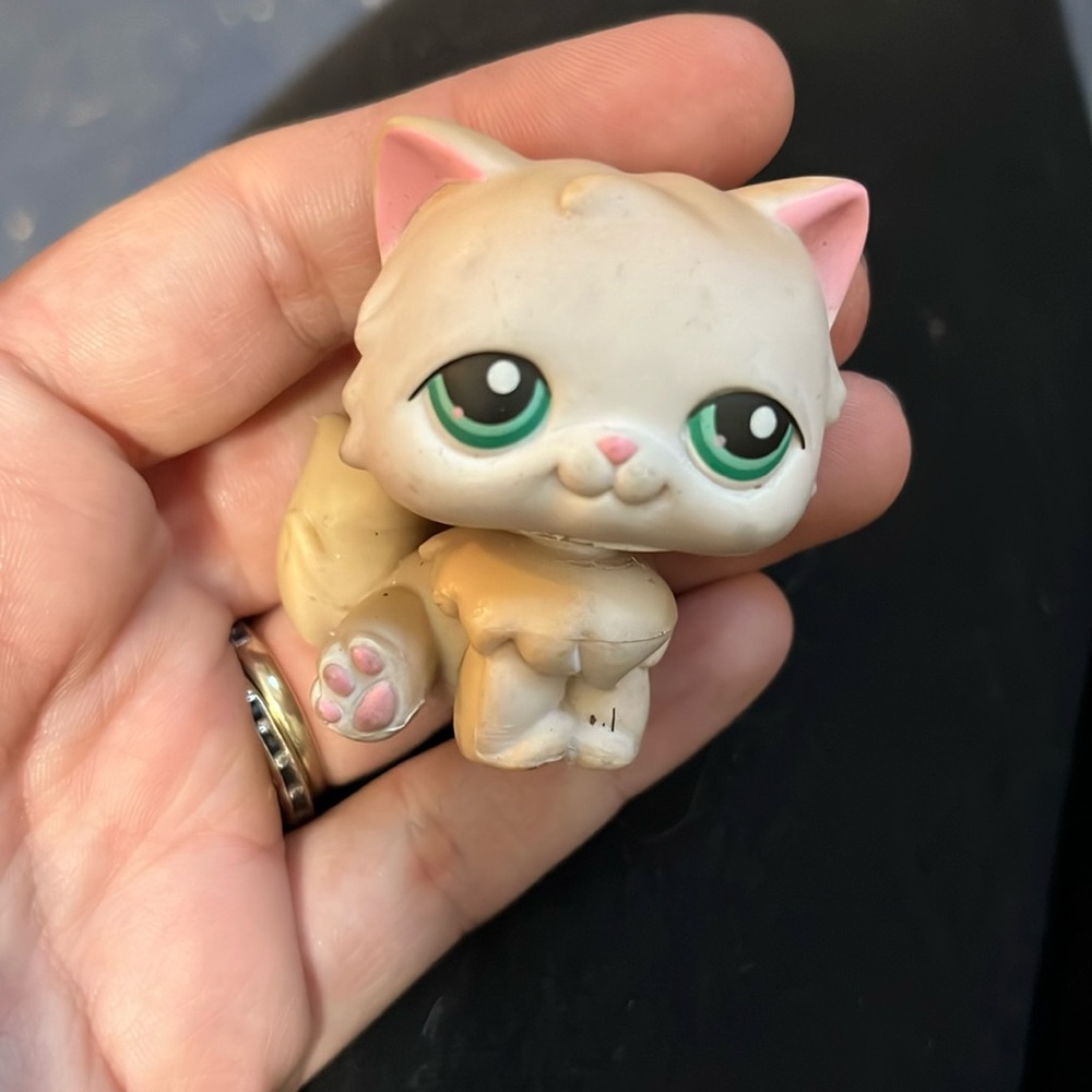 Littlest Pet Shop # 129 Persian CAT Light Tan Body Green Eyes Long Hair